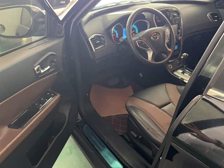Trumpchi GS5 Super 2015 1.8 T AT 4 WD — фото 15