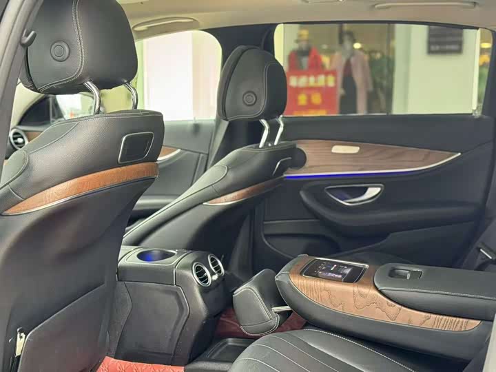 Mercedes-Benz E-Class 2017 E 320 L 4 MATIC — фото 4