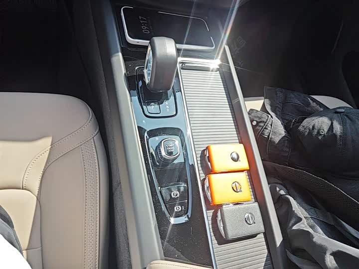 Volvo XC60 2026 B 5 4 WD — фото 21