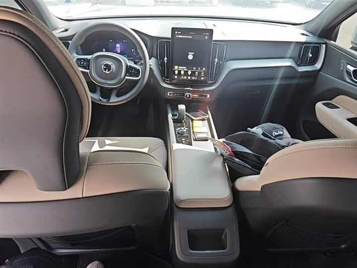 Volvo XC60 2026 B 5 4 WD — фото 16