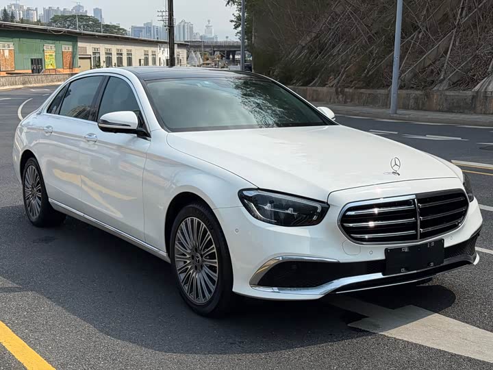 Mercedes-Benz E-Class 2021 E 300 L Luxury — фото 3