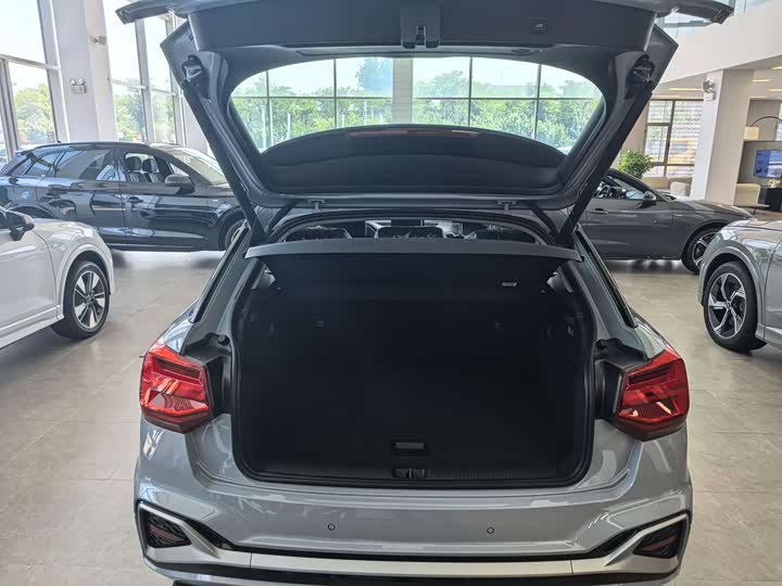 Audi Q2L 2025 35 TFSI — фото 13