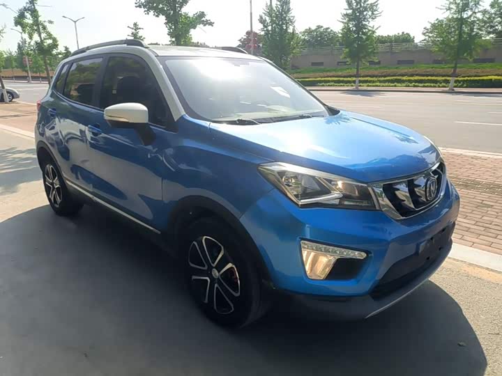 Changan CS15 2016 1.5 L MT — фото 4