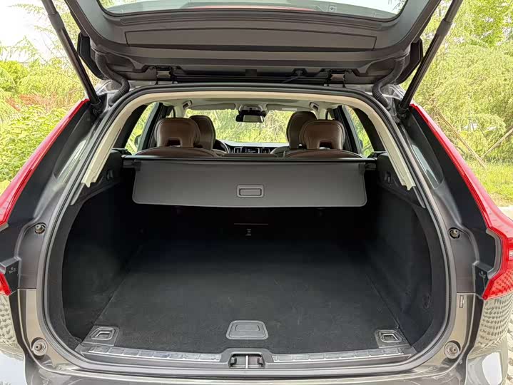 Volvo XC60 2020 T 5 4 WD — фото 10