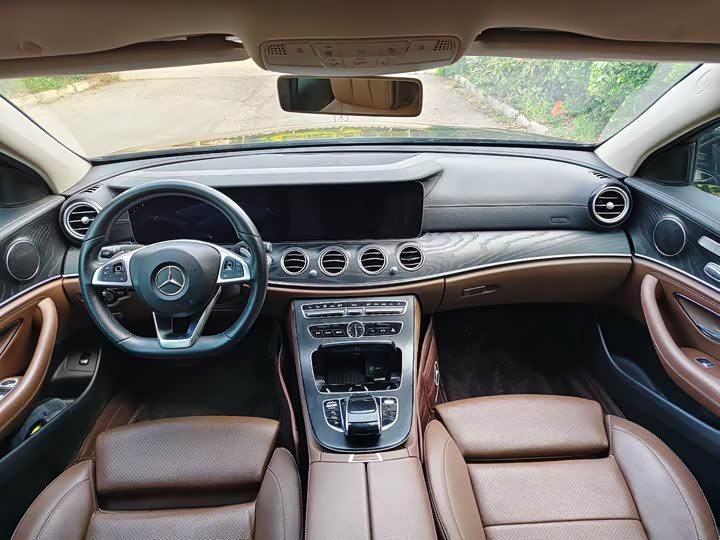 Mercedes-Benz E-Class 2018 E 200 L Sport — фото 7