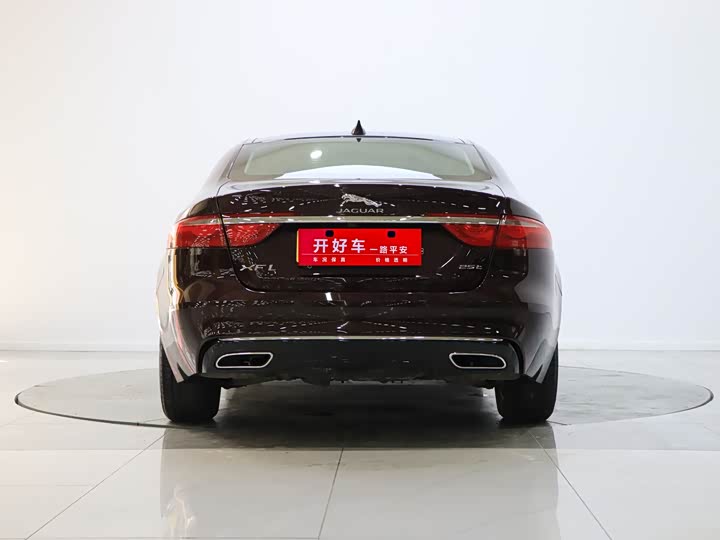 Jaguar XFL 2017 XFL 2.0 T 240 PS — фото 4