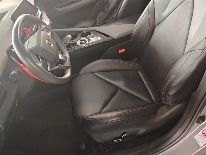 Changan UNI-V 2022 1.5 T Premium — фото 15