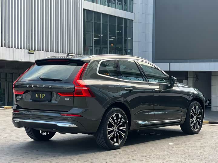 Volvo XC60 2022 B 5 4 WD — фото 6