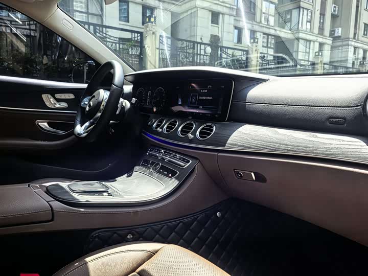 Mercedes-Benz E-Class 2019 E 300 L — фото 9