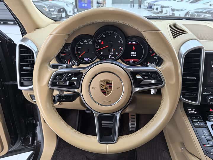 Porsche Cayenne 2016 Cayenne 3.0 T — фото 12