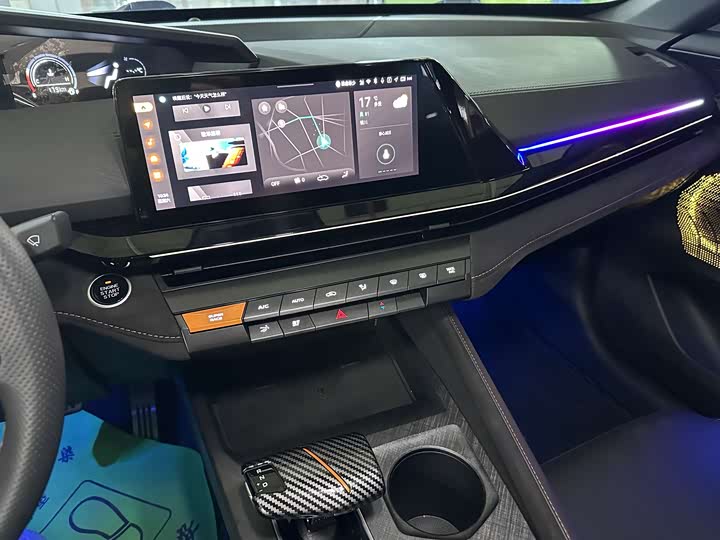 Changan UNI-V 2022 1.5 T — фото 12