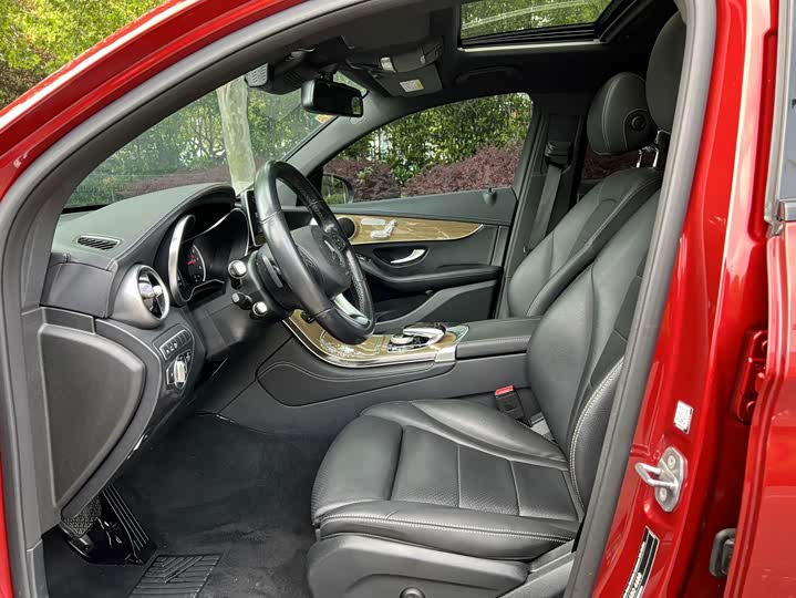 Mercedes-Benz GLC 260 4MATIC SUV — фото 4
