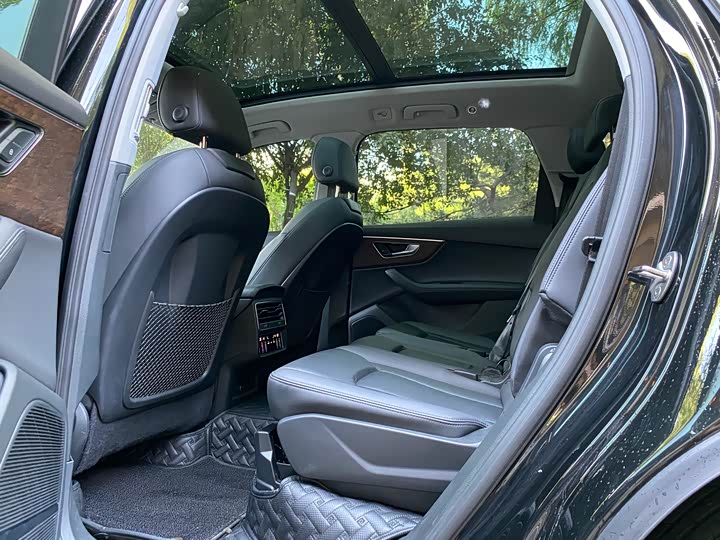Audi Q7 2023 55 TFSI quattro S line Sport — фото 11