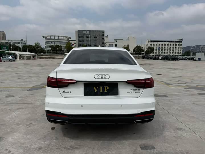 Audi A4L 40 TFSI люкс-динамик — фото 8