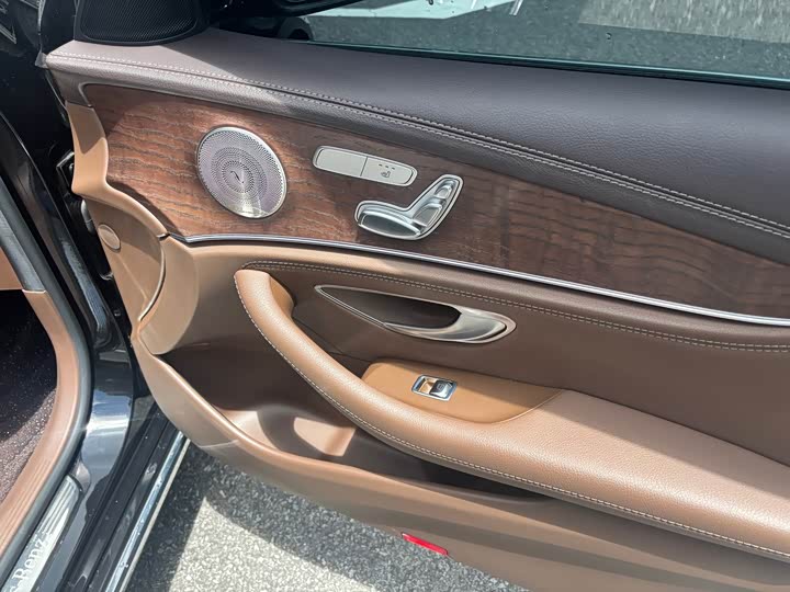 Mercedes-Benz E-Class E 300 L люкс — фото 15
