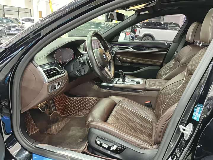 BMW 7-Series 2019 740 Li Leading M — фото 4