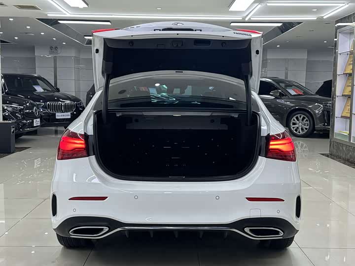 Mercedes-Benz A-Class 2024 A 200 L — фото 7