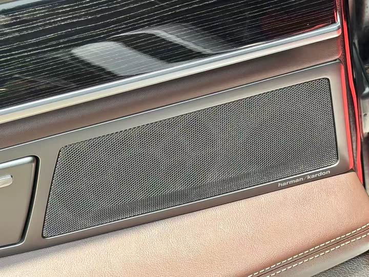 BMW 7 Series — фото 11