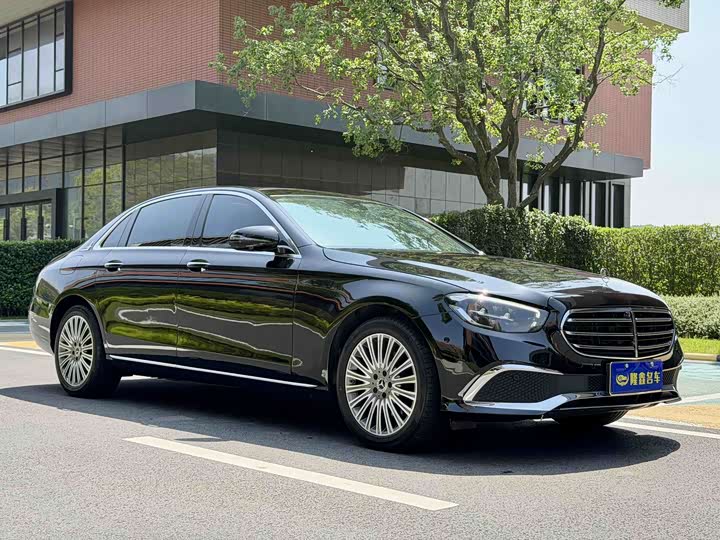 Mercedes-Benz E-Class 2022 E 300 L — фото 12