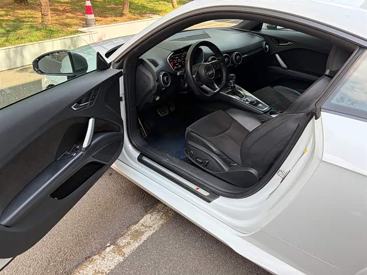 Audi TT 2017 TT Coupe 45 TFSI — фото 15