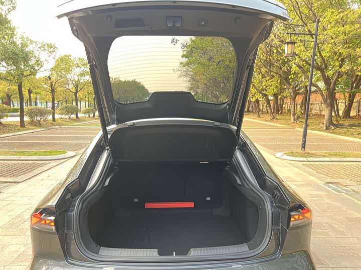 Changan UNI-V 2024 1.5 T Sport — фото 16