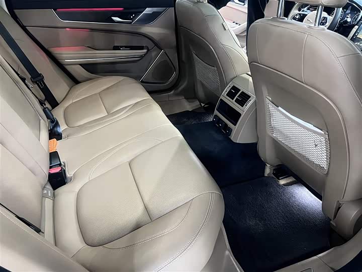 Jaguar XFL 2024 2.0 T P 250 2 WD — фото 8