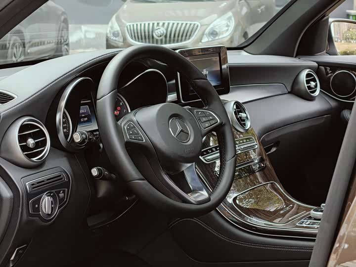 Mercedes-Benz GLC 2017 GLC 260 4 MATIC — фото 8