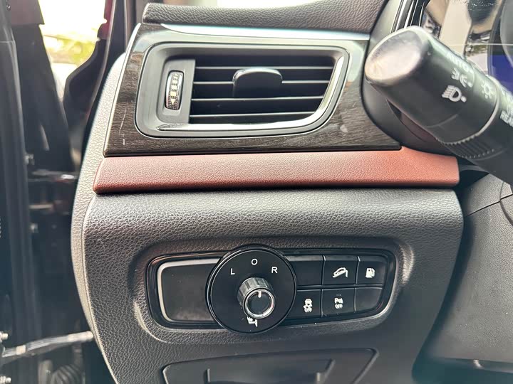 Trumpchi GS8 2017 320 T 2 WD ( ) — фото 18