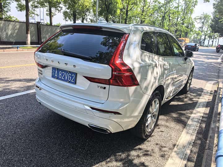 Volvo XC60 T5 полный привод спорт — фото 9