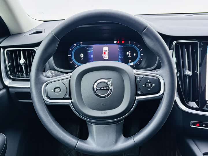 Volvo S60 2023 B 4 — фото 10