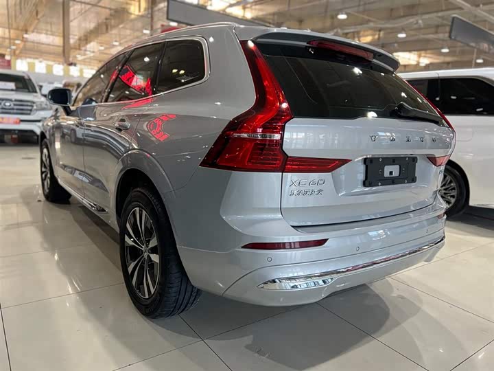 Volvo XC60 2022 B 5 4 WD — фото 5