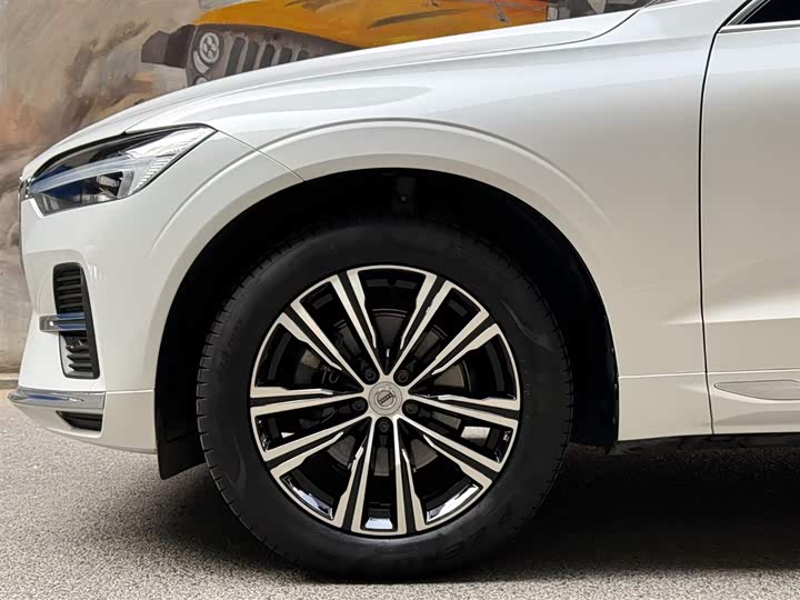 Volvo XC60 2022 B 5 4 WD — фото 6