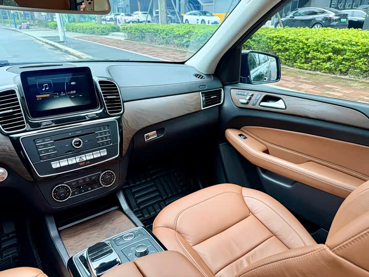 Mercedes-Benz GLS 2016 GLS 400 4 MATICLuxury — фото 24