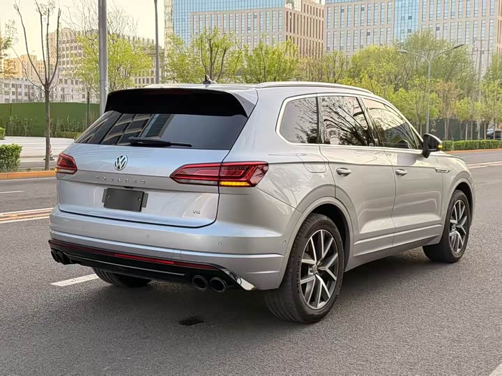 Volkswagen Touareg — фото 4