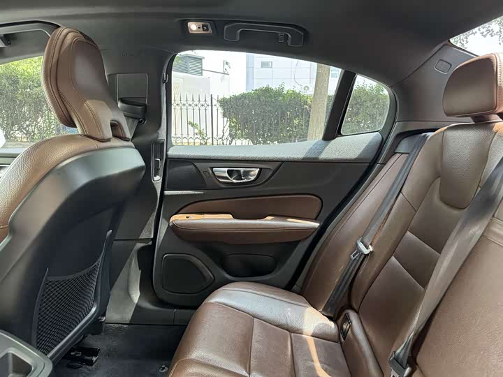 Volvo S60 2020 T 4 — фото 18