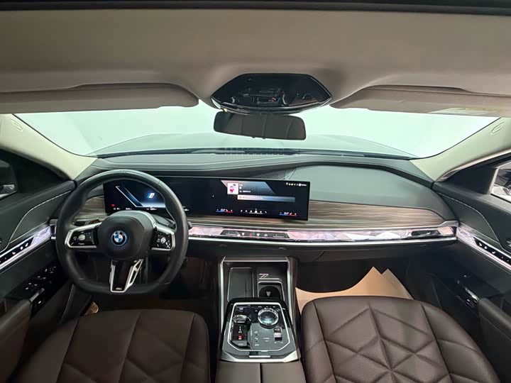 BMW i7 2023 e Drive 50 L M — фото 3