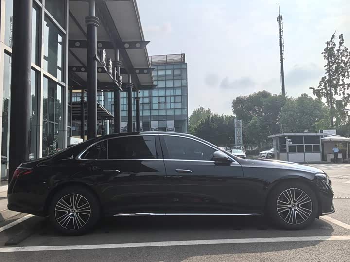 Mercedes-Benz E-Class рестайлинг E 260 L — фото 4