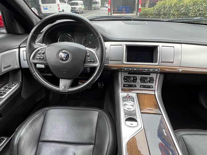 Jaguar XF 2015 XF 3.0 SC R-Sport — фото 13