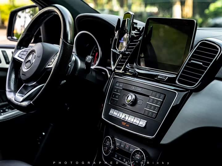Mercedes-Benz GLE 2018 AMG GLE 43 4 MATIC SUV — фото 5