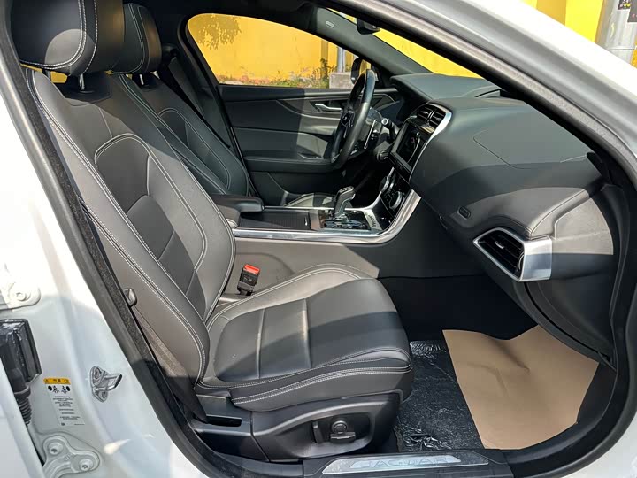 Jaguar XEL 2021 2.0 T 200 PS R-DYNAMIC — фото 16
