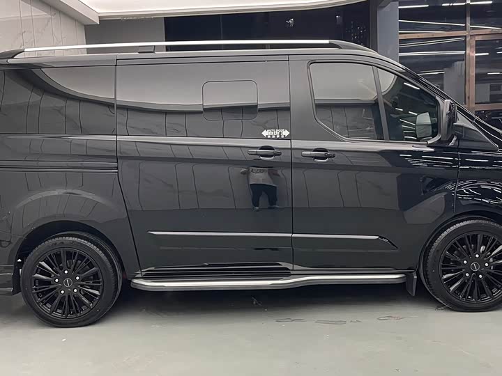 Ford Tourneo — фото 4