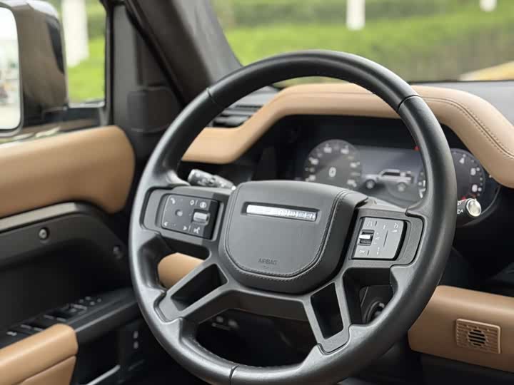 Land Rover Defender — фото 11