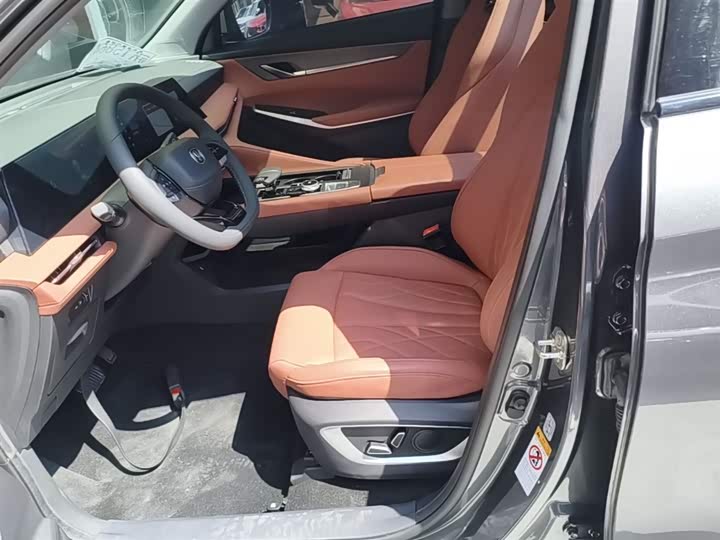 Changan CS75 PLUS 2024 1.5 T — фото 15