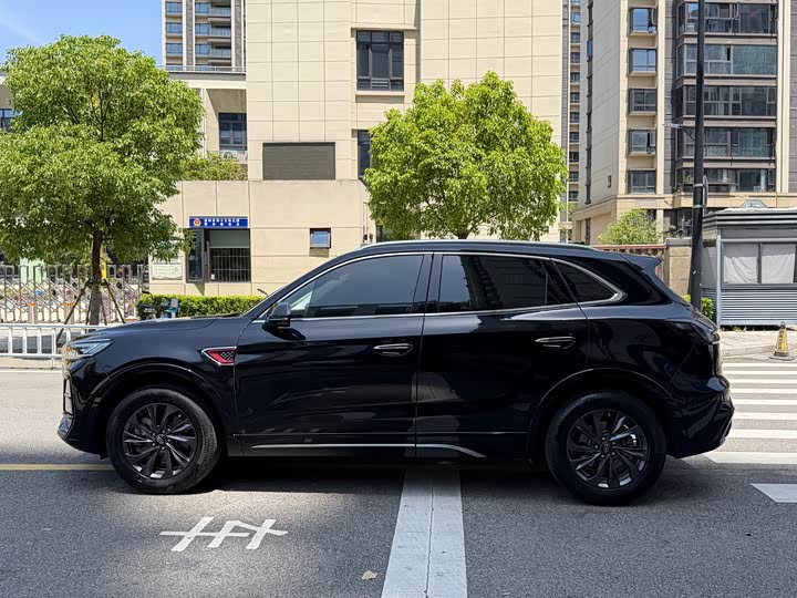 Hongqi HS5 2023 2.0 T Pro — фото 11