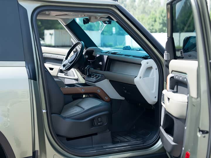 Land Rover Defender — фото 13