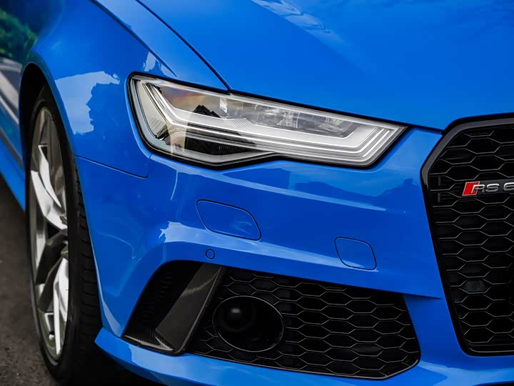 Audi RS6 2018 RS 6 4.0 T Avant — фото 37