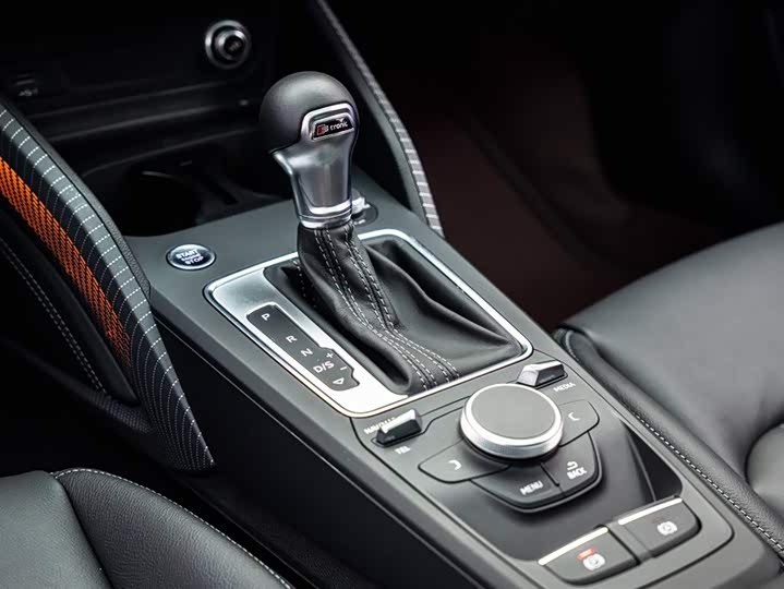 Audi Q2L 2024 35 TFSI — фото 14