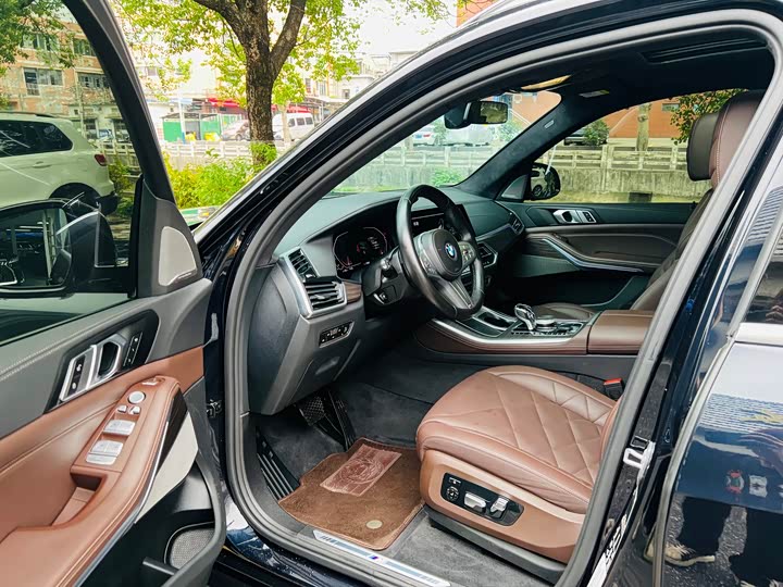 BMW X5 2022 x Drive 40 Li M — фото 11