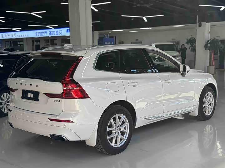 Volvo XC60 2019 T 5 4 WD VI — фото 9