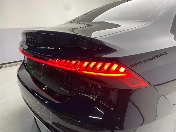 Audi A7L 2024 45 TFSI Luxury — фото 10